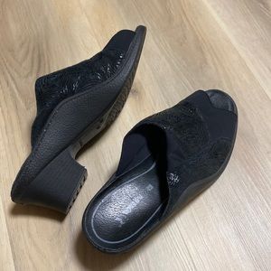 Romika 39 Mokassetta Slide Leather with subtle animal print and Black Fabric